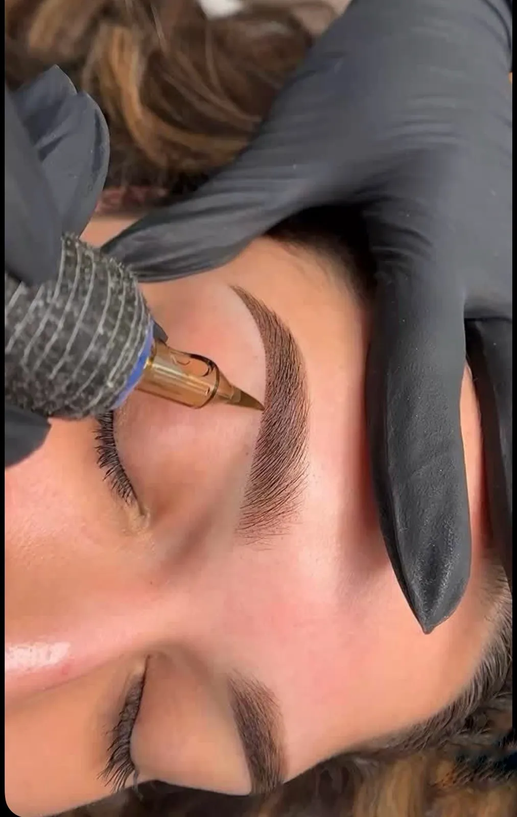Комбинирана техника Combo Brows - перманентен грим в PK Бюти Студио